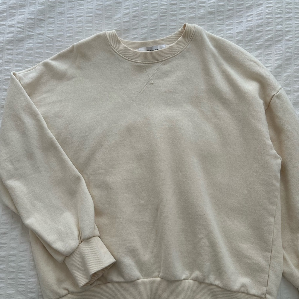 white crew neck sweatshirt